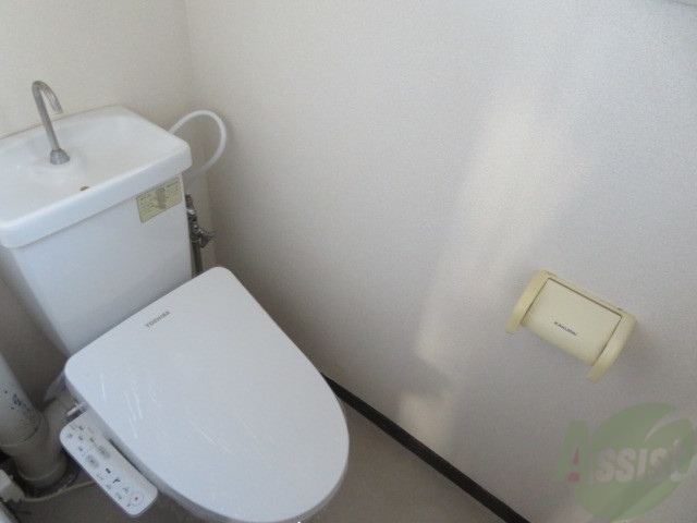 トイレ　ウォシュレット付。オシリに優しい設備です。
