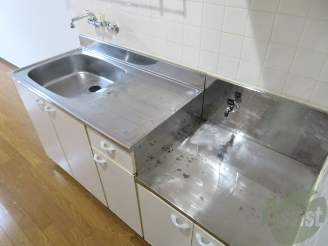 キッチン　キッチンは広くて作業がしやすく、料理が楽しくなります