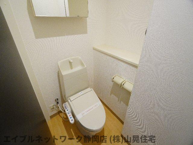 トイレ　ゆったりとした空間のトイレです