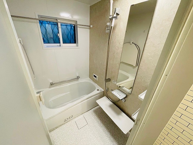 バス・シャワールーム