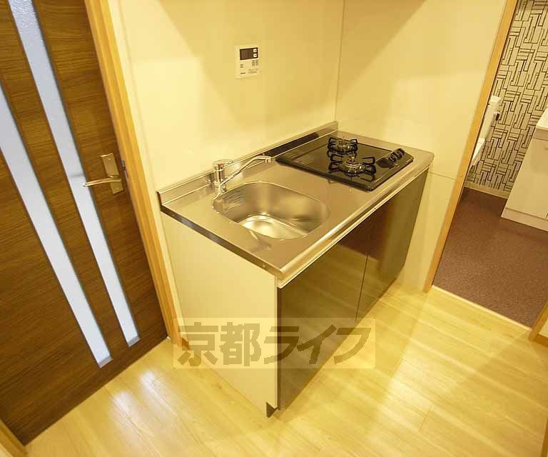 キッチン　シックな色合いのキッチン。