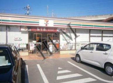 コンビニ　セブンイレブン さいたま鹿手袋3丁目店（コンビニ）まで412m