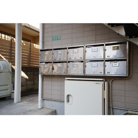 エントランス　メールボックス