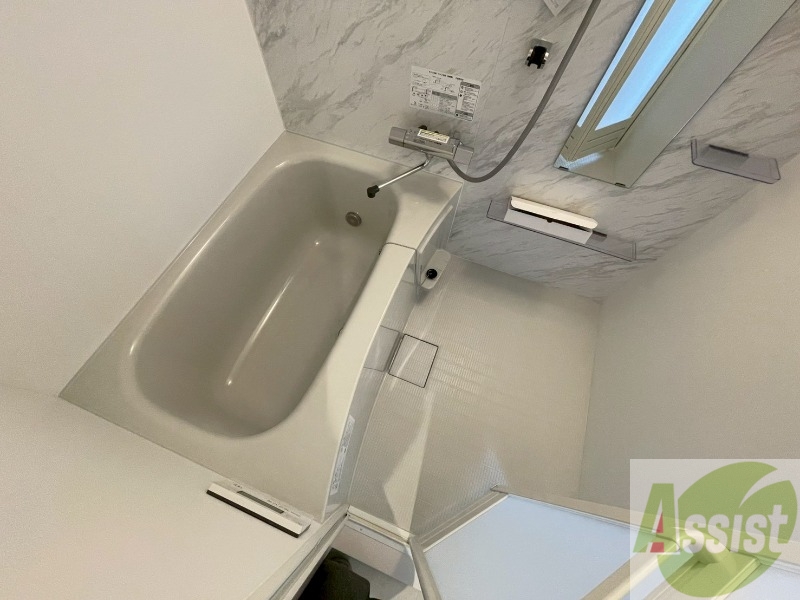 バス・シャワールーム　お風呂になります。一日の疲れを癒してくださいね。