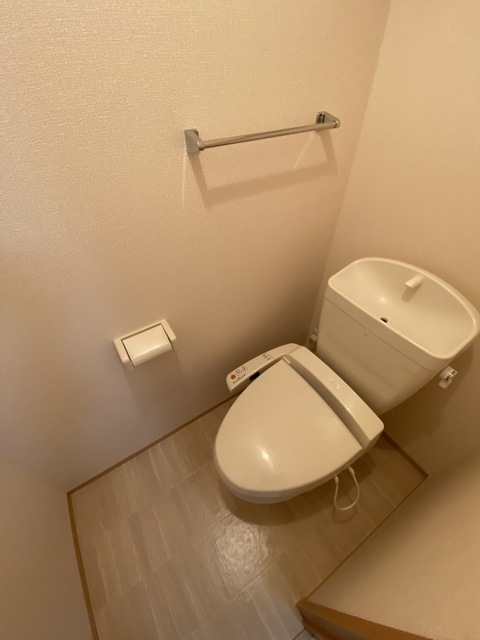 トイレ　シャワートイレ完備