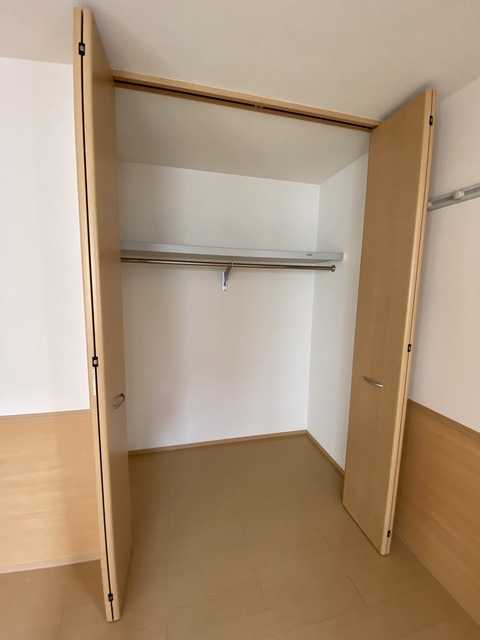 収納　コートもかけられますね