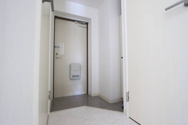 玄関　明るい玄関で素敵な毎日をどうぞ。