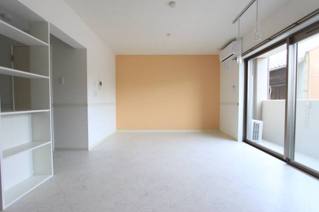 居室・リビング　明るいルームございます。