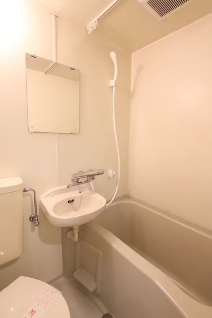 バス・シャワールーム　浴室です♪