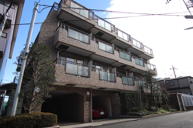 建物外観　★商業施設が多い「仙川」駅徒歩８分★