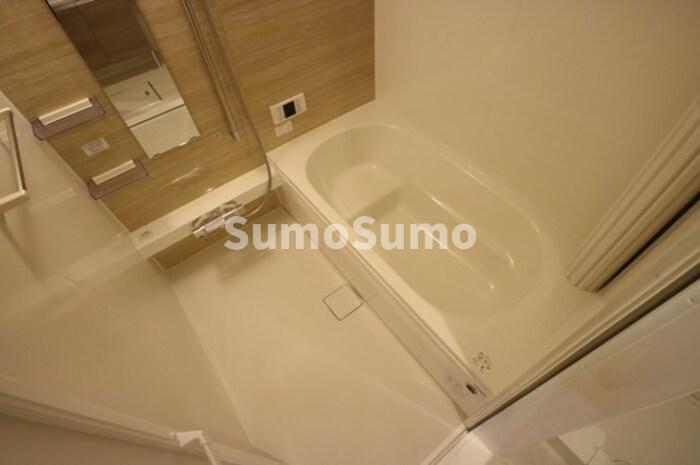 バス・シャワールーム　落ち着いた空間のお風呂です