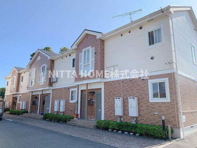 建物外観　角部屋の南向きで最上階◇室内収納もたっぷり◎