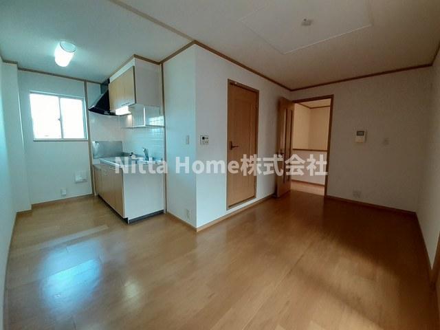 居室・リビング　リビングは１０．５帖です◇