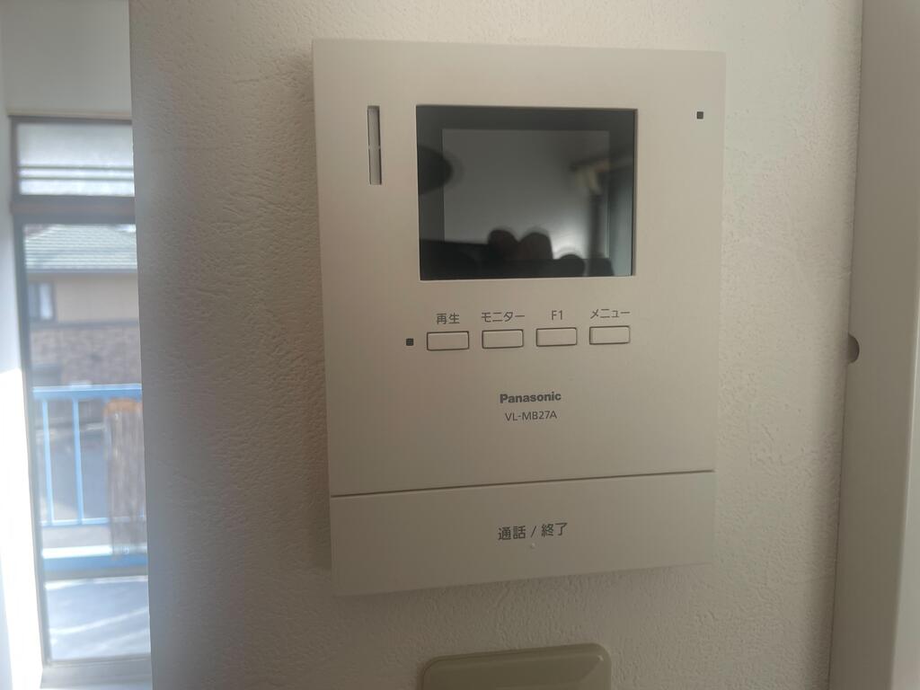 セキュリティ　知らない訪問者にTVモニターで確認