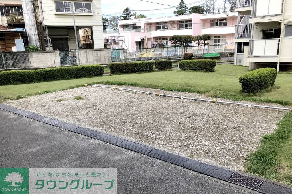 駐車場　駐車場