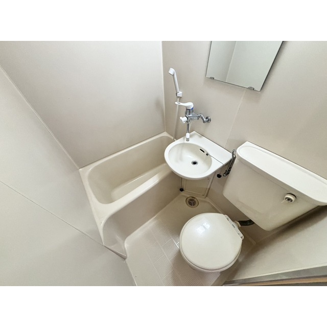 バス・シャワールーム　バス（同仕様タイプ）