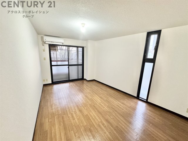 居室・リビング　明るいリビング