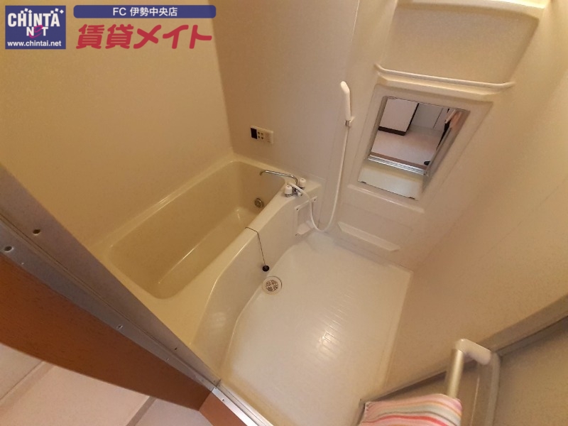 バス・シャワールーム　同物件別部屋のお写真です。