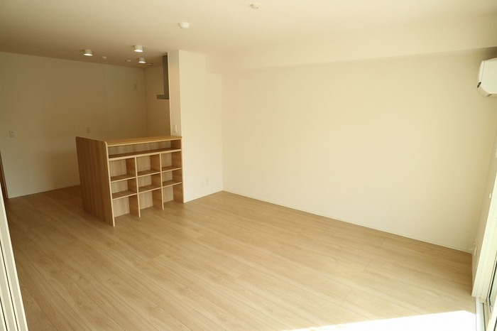 居室・リビング　南向きで日当たり良好なリビングです。