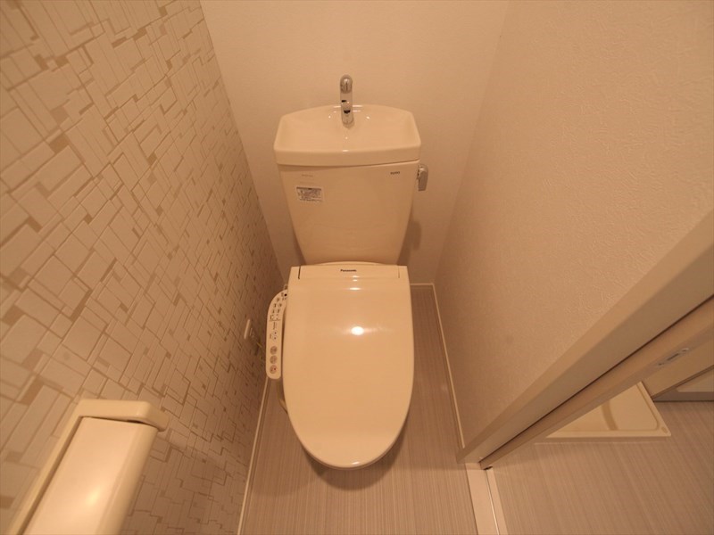 トイレ　温水洗浄暖房便座付トイレ