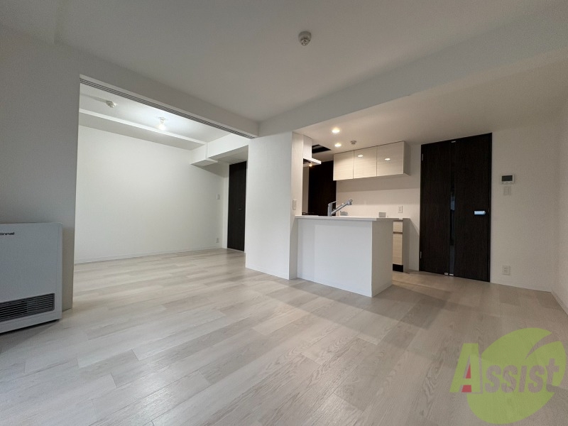 居室・リビング　広くてきれいなリビングです！快適に過ごせそうですね。