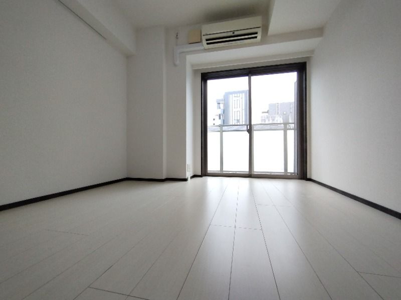 居室・リビング　☆明るい居間☆