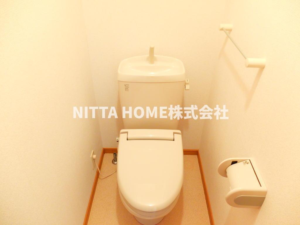 トイレ　暖房便座付きのトイレです＊