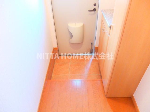 玄関　たっぷり収納できるシューズボックス完備☆彡