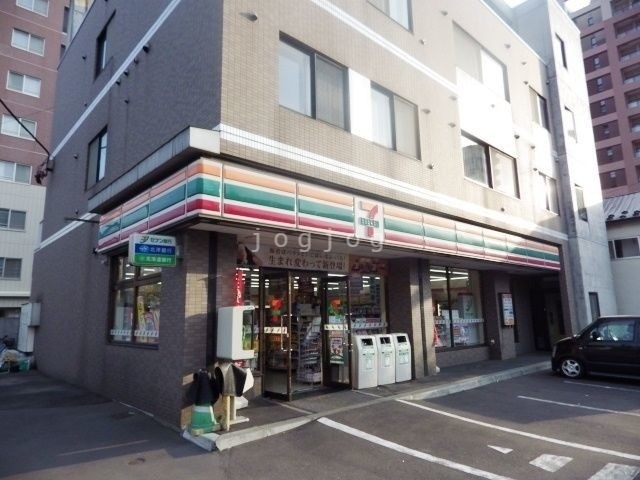 コンビニ　セブンイレブン北11条店（コンビニ）まで503m