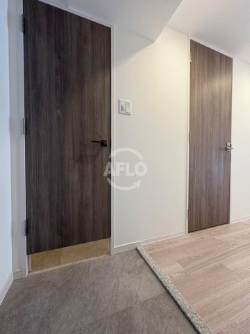 玄関　Metrosa谷町六丁目South　玄関