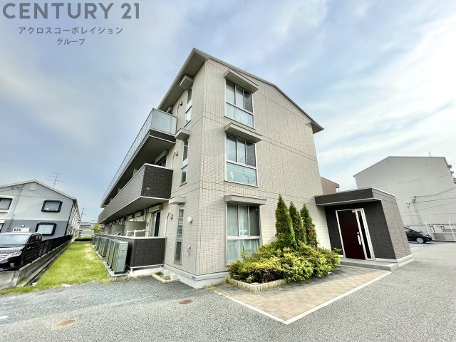 建物外観　敷地内に駐車場あります！