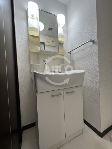 洗面設備　CLAIR TOWER（クレイルタワー）　独立洗面台