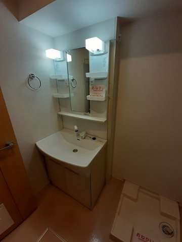 洗面設備　使いやすい洗面所です