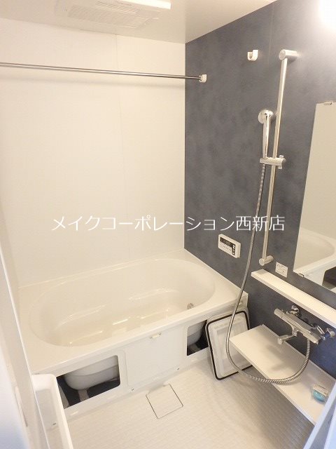 バス・シャワールーム　※工事中の写真