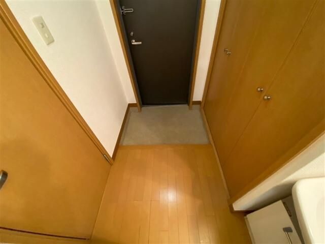 玄関　■インターホン■シューズクローゼット■ダウンライト