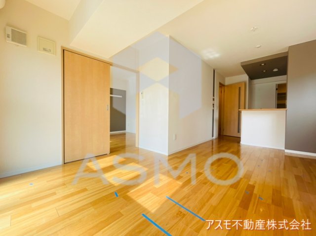 居室・リビング　同マンション別部屋参考写真