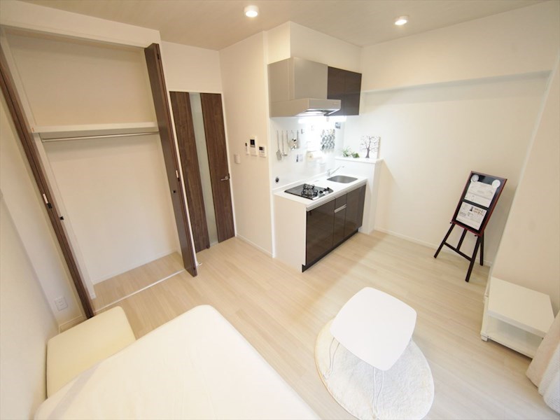 居室・リビング　洋室8.6帖　クローゼット付（収納充実してます）