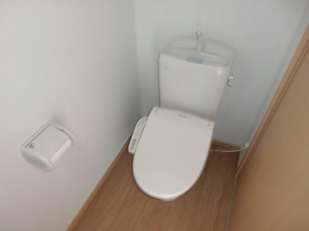 トイレ　温水洗浄便座