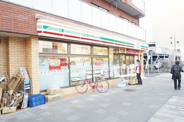 コンビニ　セブンイレブン「川崎日進町南店」（コンビニ）まで163m