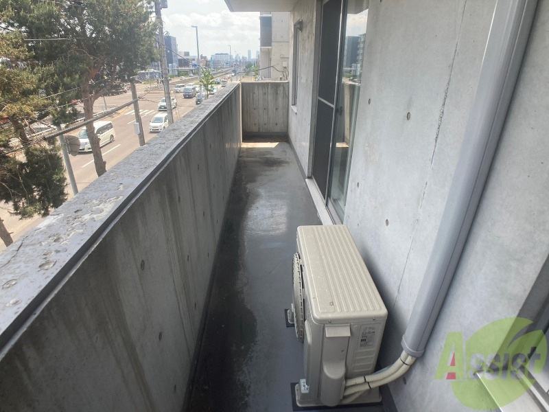 バルコニー　バルコニーです。洗濯物を干したり一息ついたりできますね！