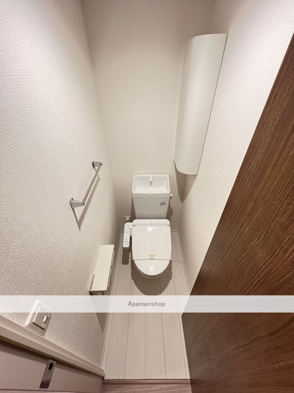 トイレ　同施工物件内装写真