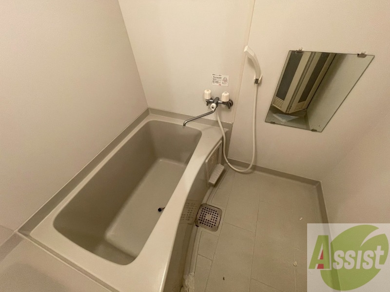 バス・シャワールーム　お風呂になります。一日の疲れを癒してくださいね。