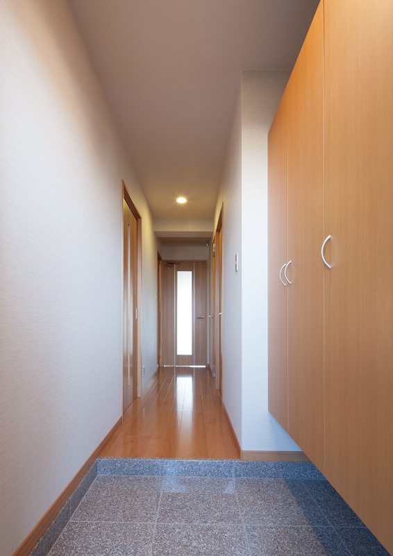 玄関　トールサイズの靴箱付きです。