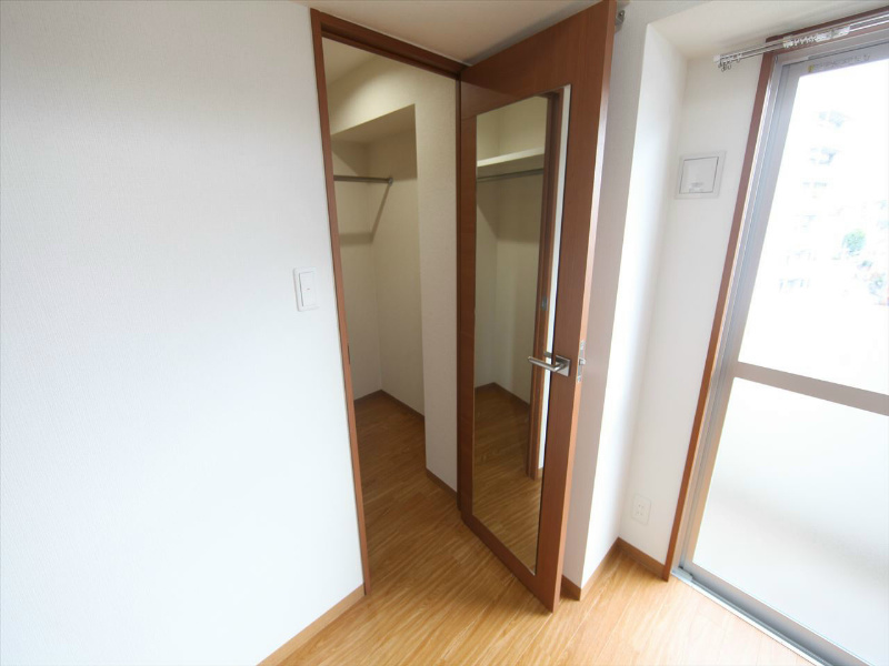 収納　ウォークインクローゼット（収納充実してます）