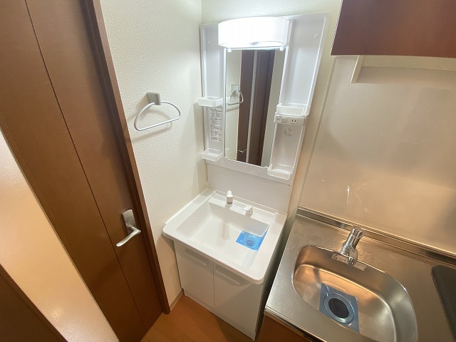 洗面設備　脱衣スペースもあります