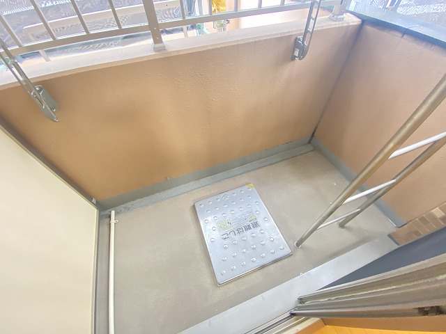 バルコニー　外からの目が気にならないバルコニーで洗濯物が干せます