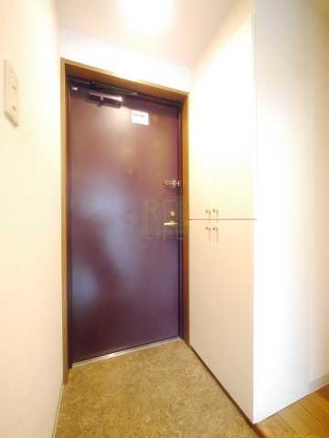 玄関　エムズ・フラッツ千駄ヶ谷