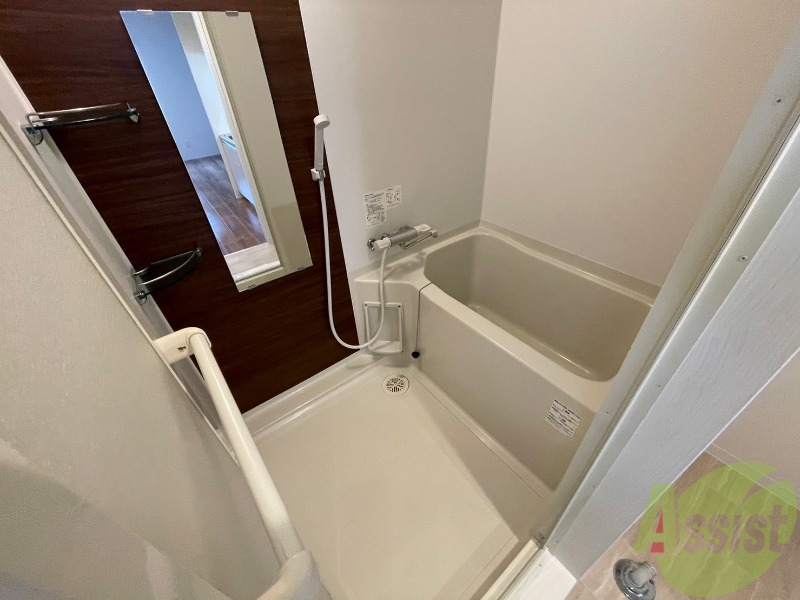 バス・シャワールーム　お風呂になります。一日の疲れを癒してくださいね。