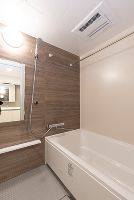 バス・シャワールーム　※写真は同タイプ住戸です。