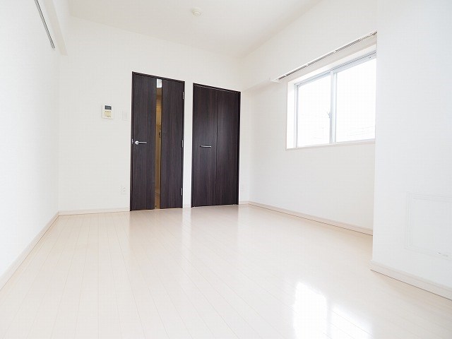 居室・リビング　角部屋！２面採光！